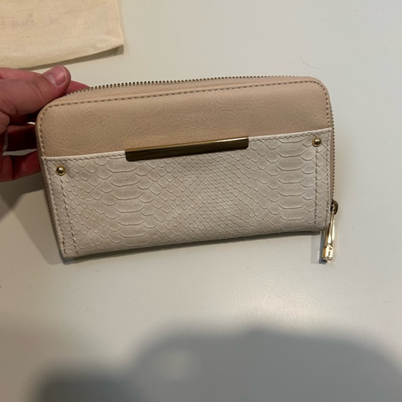 Aldo Wallet - Picture 2 of 4